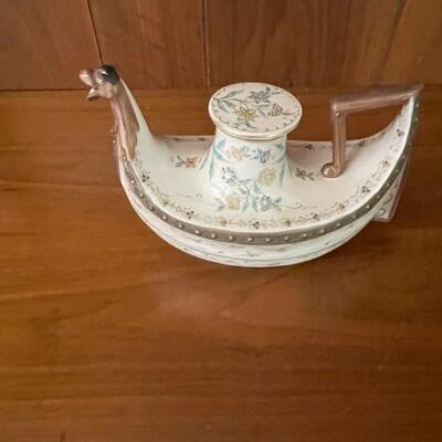 1890's Rudolstadt Strauss tea server