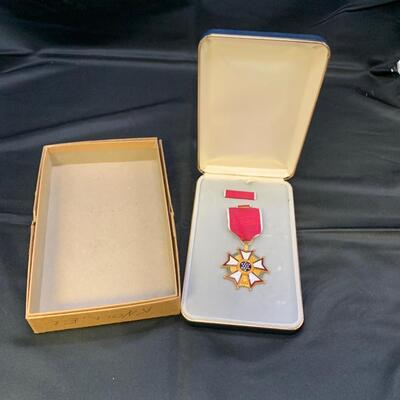 MEDAL LOT