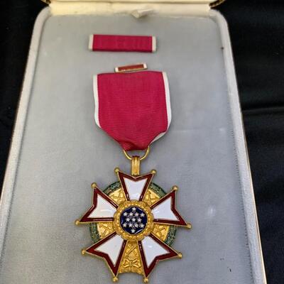 MEDAL LOT