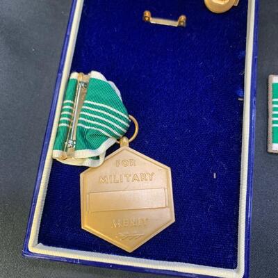 MEDAL LOT