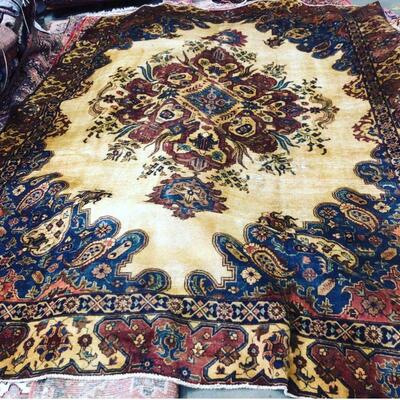 Fine quality, authentic Hand Knotted Antique Persian Rug, 8'6" X 11'6" in Perfect Conditions, 60 to  80 years old....