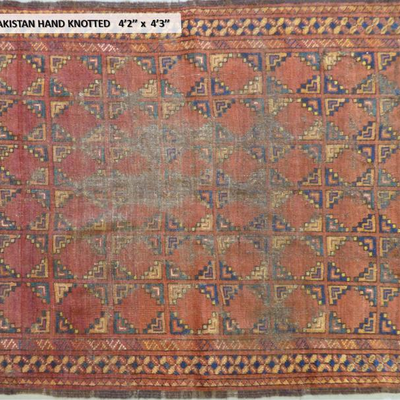 Fine quality, authentic Hand Knotted Antique Persian Rug, 4'2" X 4'3"  on Perfect Conditions, 60 to  80 years old....