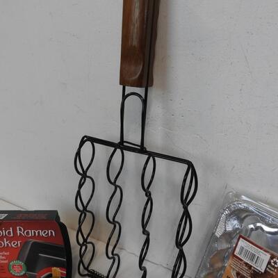4 pc Kitchen/Cooking: Rapid Ramen Cooker, Hot Dog Cooker, Foil, Foil Pans - New