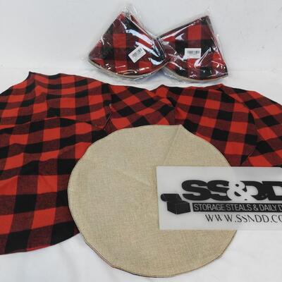 18 Round Mats, Red & Black Buffalo Plaid. Light brown on other side 14.5" - New