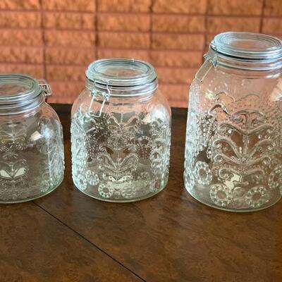 Set of 3 glass canisters - New in box