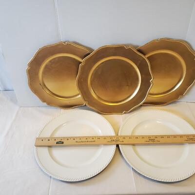 5 Decorative Acrylic Charger Plates - Gold/White