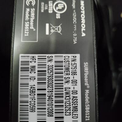Router Lot - 4 (1 Linksys, 4 Motorola)