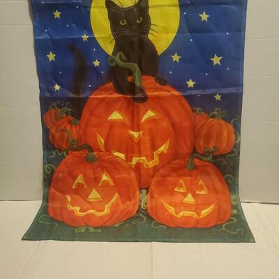 Cat & Pumpkin Flag + Pumpkin Accent Decor