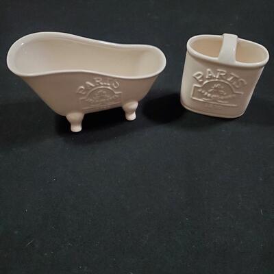 Paris Bathroom DÃ©cor Bathtub & Toothbrush Holder Set