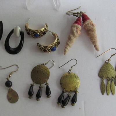 Lot of Contemporary Jewelry