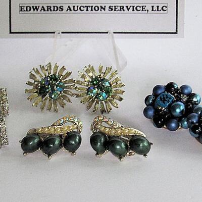 Nice Lot of Vintage Rhinestone Earrings