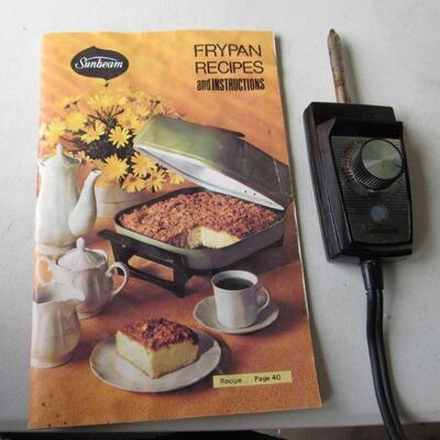 Lot of Kitchen Stuff, Turntable, Sunbeam Fryer