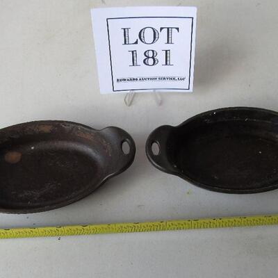 2 Small Cast Iron Individual Bakers, Lodge, USA, Pat