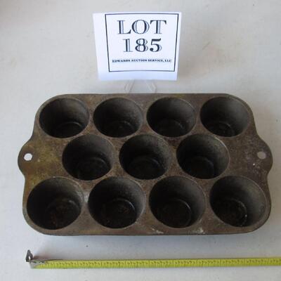 Heavy Duty Vintage Cast Iron Muffin Tin