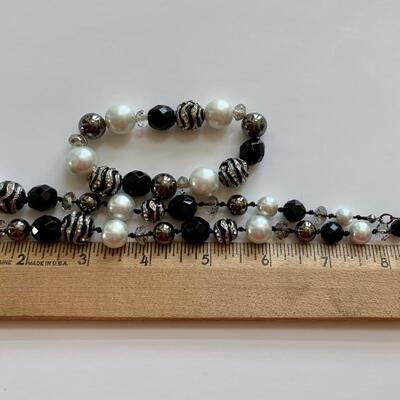 Lot 102R: White House/Black Market  Faux Pearl & Bead Necklace w/Stretch Bracelet