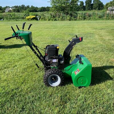 Lot 526R: Frontier ST1028 Snow Blower