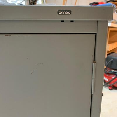 Lot 170R: Metal  Storage Cabinet - Great for Work Shop & Hobby Storage!