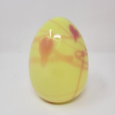 FENTON BURMESE SHINY URANIUM WITH PINK HANGING HEARTS AND VINES EGG-MADE BY FENTON FOR MCMILLEN & HUSBAND