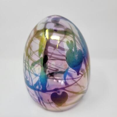 FENTON PEARLY ROSE WITH DEEP AMETHYST HEARTS AND VINES EGG-MADE BY FENTON FOR MCMILLEN & HUSBAND