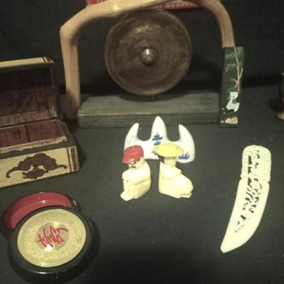ASIAN THEMED WOODEN BOX-GONG-BUDDA-SMALL COLLECTABLES