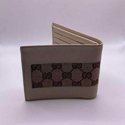 Vintage Brand New Gucci GG Canvas Tan And Brown Leather Bifold Wallet Serial No. 124547-4276 