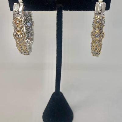 LOT 16: 925 NH  Two Tone Tanzanite Hoop Earrings