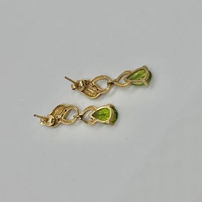 LOT 18: 14k 3.6g Peridot & Diamond chip Drop Earring