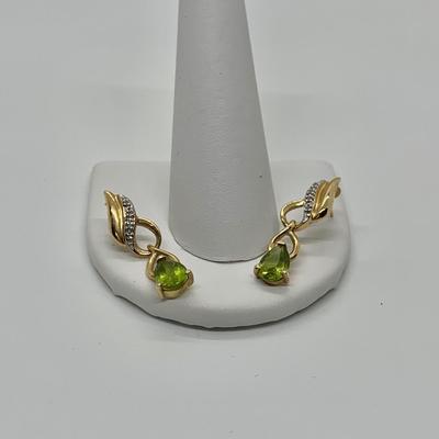 LOT 18: 14k 3.6g Peridot & Diamond chip Drop Earring
