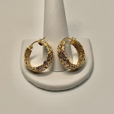 LOT 21: 14k AK  5.14g Byzantine 1â€ Wide Pierced Hoops