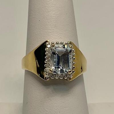 LOT 22: 5g 14k yellow gold Aquamarine Ring w/Diamond Halo