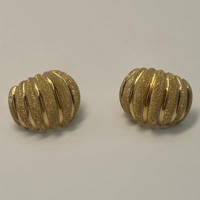 LOT 23: 14k PE 13.2g  Druzy Quartz Yellow Gold Pierced Earrings