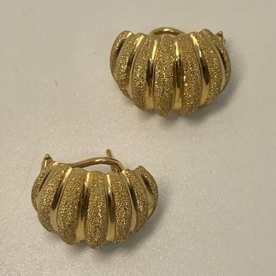 LOT 23: 14k PE 13.2g  Druzy Quartz Yellow Gold Pierced Earrings