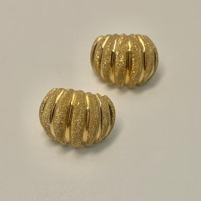 LOT 23: 14k PE 13.2g  Druzy Quartz Yellow Gold Pierced Earrings