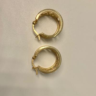 LOT 27: 2.37g 14k Israel 1/2â€ Wide Hoop Pierced Earrings