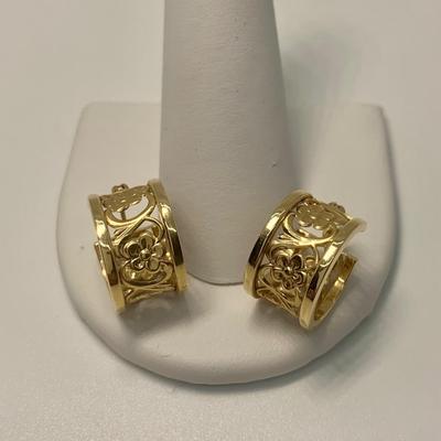 LOT 27: 2.37g 14k Israel 1/2â€ Wide Hoop Pierced Earrings