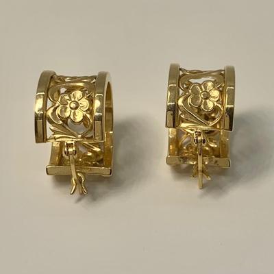 LOT 27: 2.37g 14k Israel 1/2â€ Wide Hoop Pierced Earrings