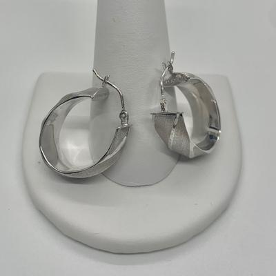 LOT 36: 14k 2.5g Milor Italy White Gold Pierced Hoops