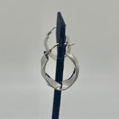 LOT 36: 14k 2.5g Milor Italy White Gold Pierced Hoops