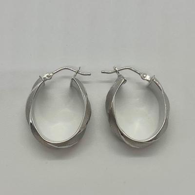 LOT 36: 14k 2.5g Milor Italy White Gold Pierced Hoops