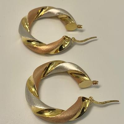 LOT 44:  18k 6g Tri Color Italy Hoops