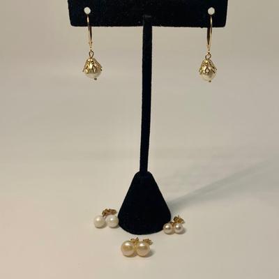 LOT 47:  14k 585 4.6 TW  Cultured Pearl Pierced Earrings, 4 Pairs