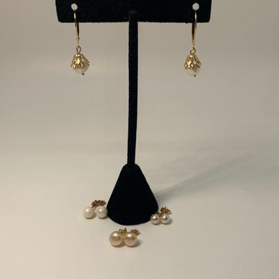LOT 47:  14k 585 4.6 TW  Cultured Pearl Pierced Earrings, 4 Pairs