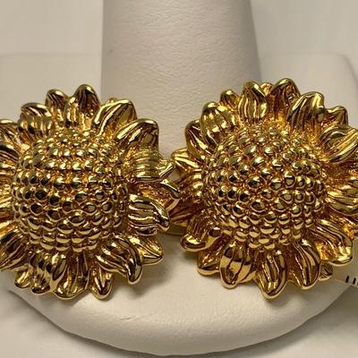 LOT 48: 14k 3.8g New Sunflower Pierced Post Earrings