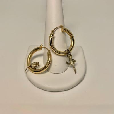 LOT 53:  14k PRD SS 2.7g TW Cat & Mouse Hoop Pierced Earrings