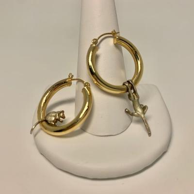 LOT 53:  14k PRD SS 2.7g TW Cat & Mouse Hoop Pierced Earrings