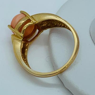 LOT 79: 10K Gold & Coral Ring - Size 7 - 3.58 gtw