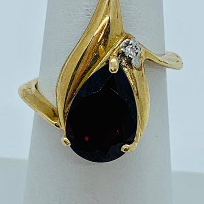LOT 81: Garnet & Diamond Chip 10K Gold Teardrop Ring - Size 6.5 - 4.1 gtw