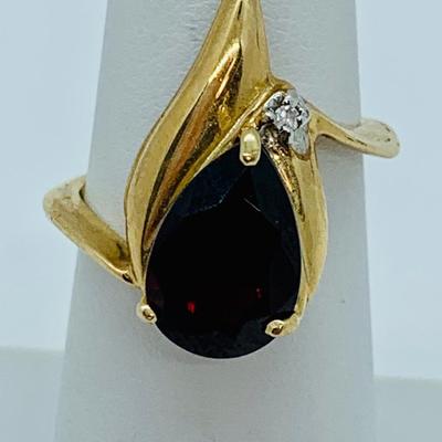 LOT 81: Garnet & Diamond Chip 10K Gold Teardrop Ring - Size 6.5 - 4.1 gtw