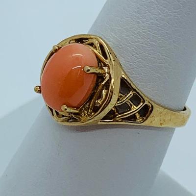 LOT 85: 3.19g tw 10K yellow gold Coral Ring Size 7