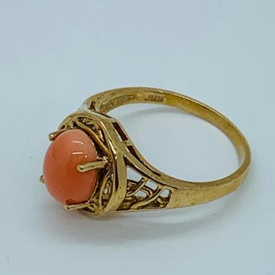 LOT 85: 3.19g tw 10K yellow gold Coral Ring Size 7